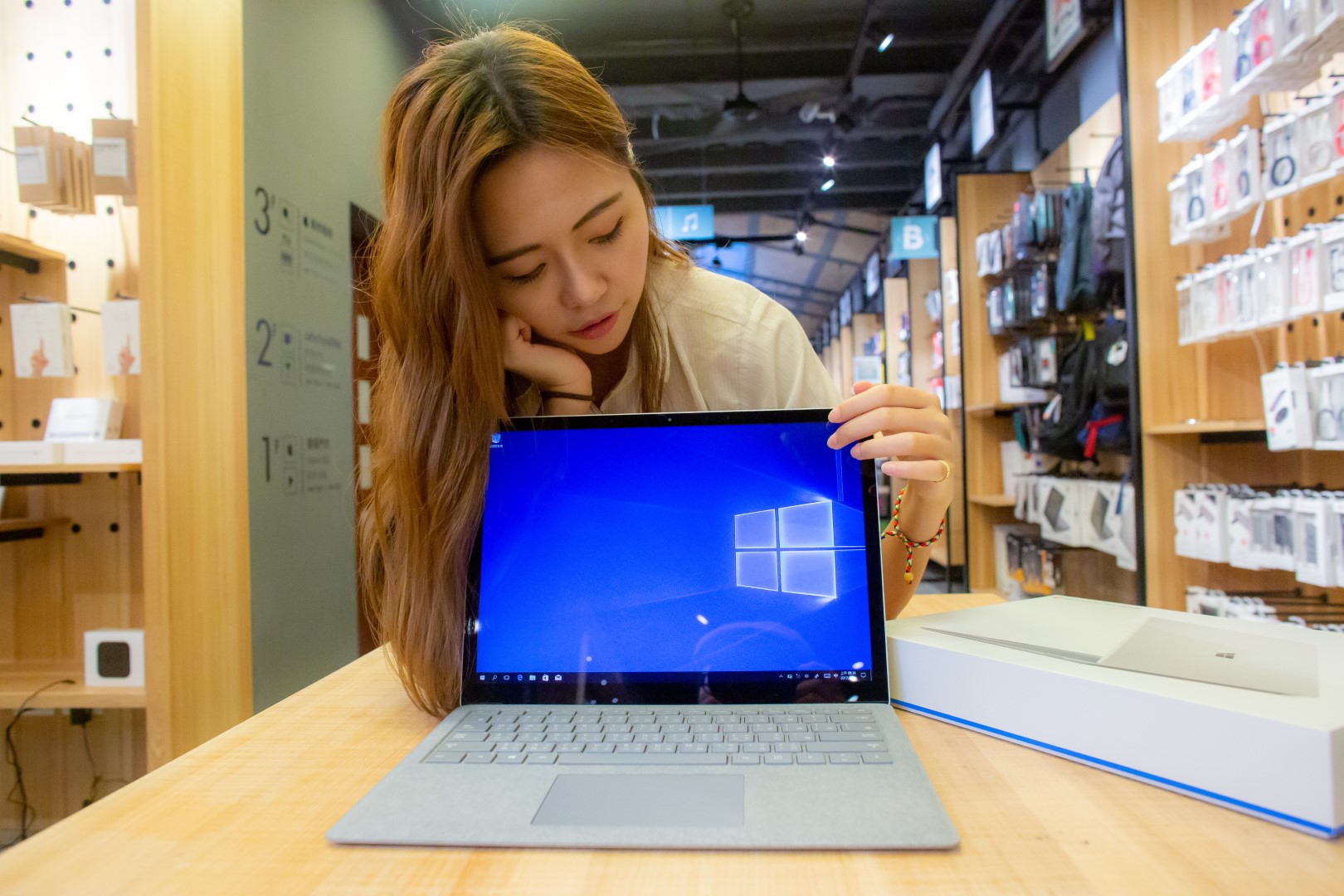 璃兒的 Microsoft Surface Laptop 開箱記趣